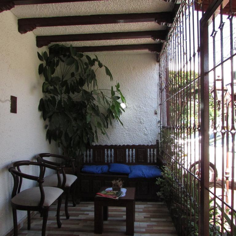 Casa De Huespedes Shalom Victoria Hostal Bogotá Exterior foto